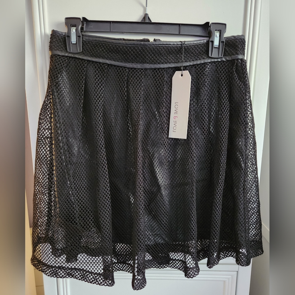 Love & Love Mini Skirt Size M NWT